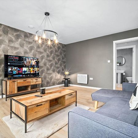 Luxe Apartment With Private Parking In Gated Complex - Close To Jq & City Centre - Top Rated - 7Sh برمنغهام المظهر الخارجي الصورة
